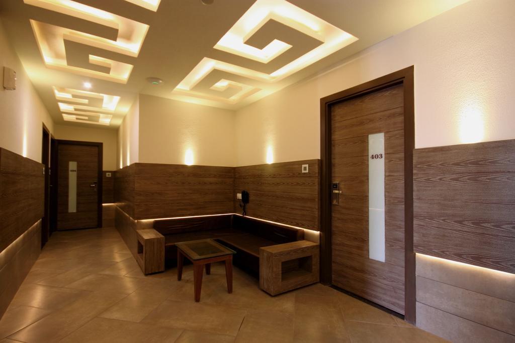 Hotel Bait Inn Ахмедабад Екстериор снимка