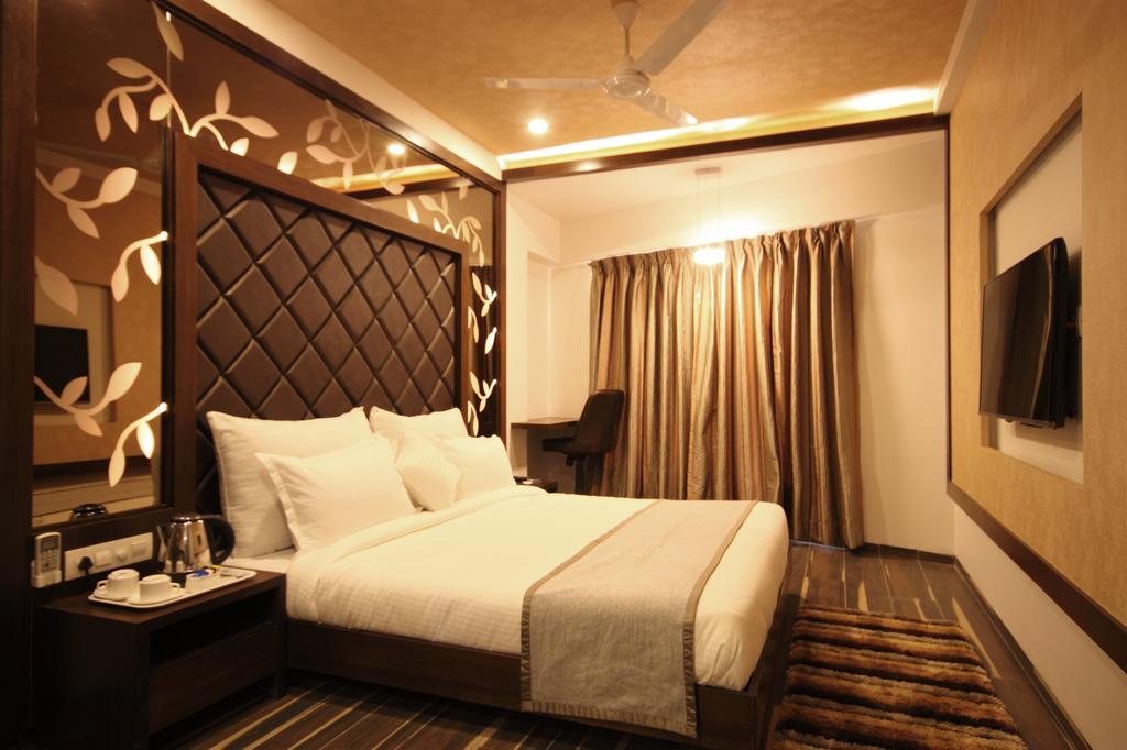 Hotel Bait Inn Ахмедабад Стая снимка