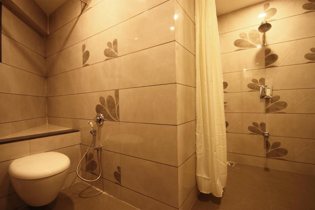Hotel Bait Inn Ахмедабад Екстериор снимка
